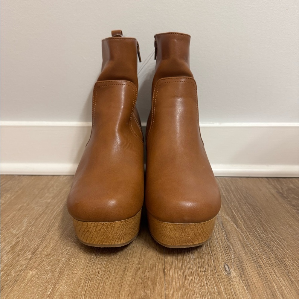 Never Worn Universal Thread Tan Ankle Booties NWT - image 4